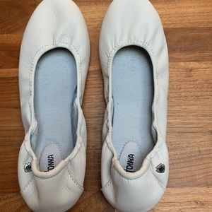 Minnetonka Moccasin Ballet Flats 7.5 (38)